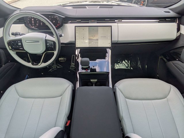 Used 2024 Gray Land Rover Dynamic SE image 15