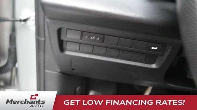 Used 2024 Silver Mitsubishi SE image 21