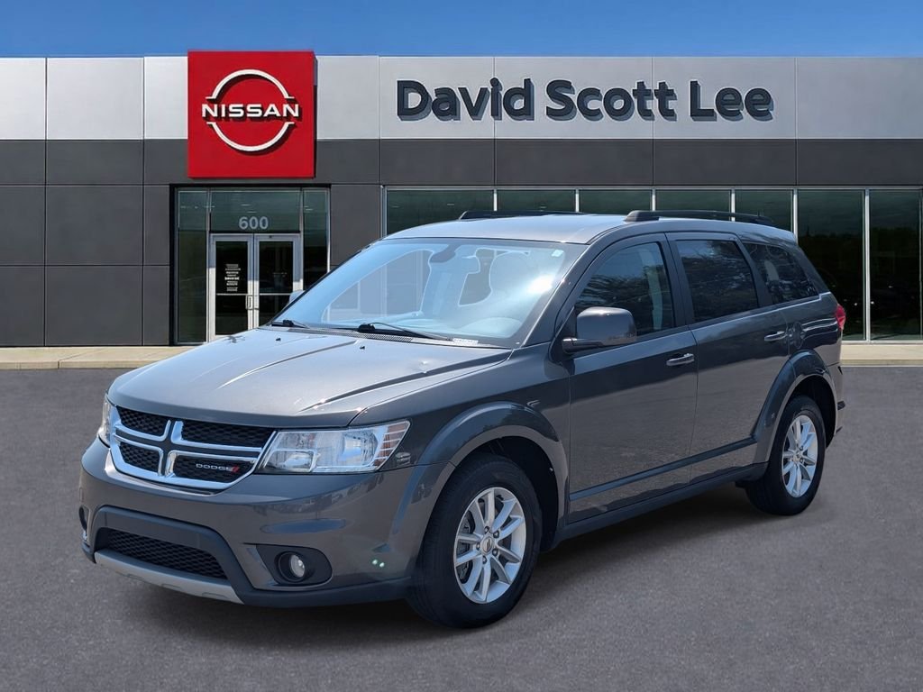 Used 2019 Gray Dodge SE image 1