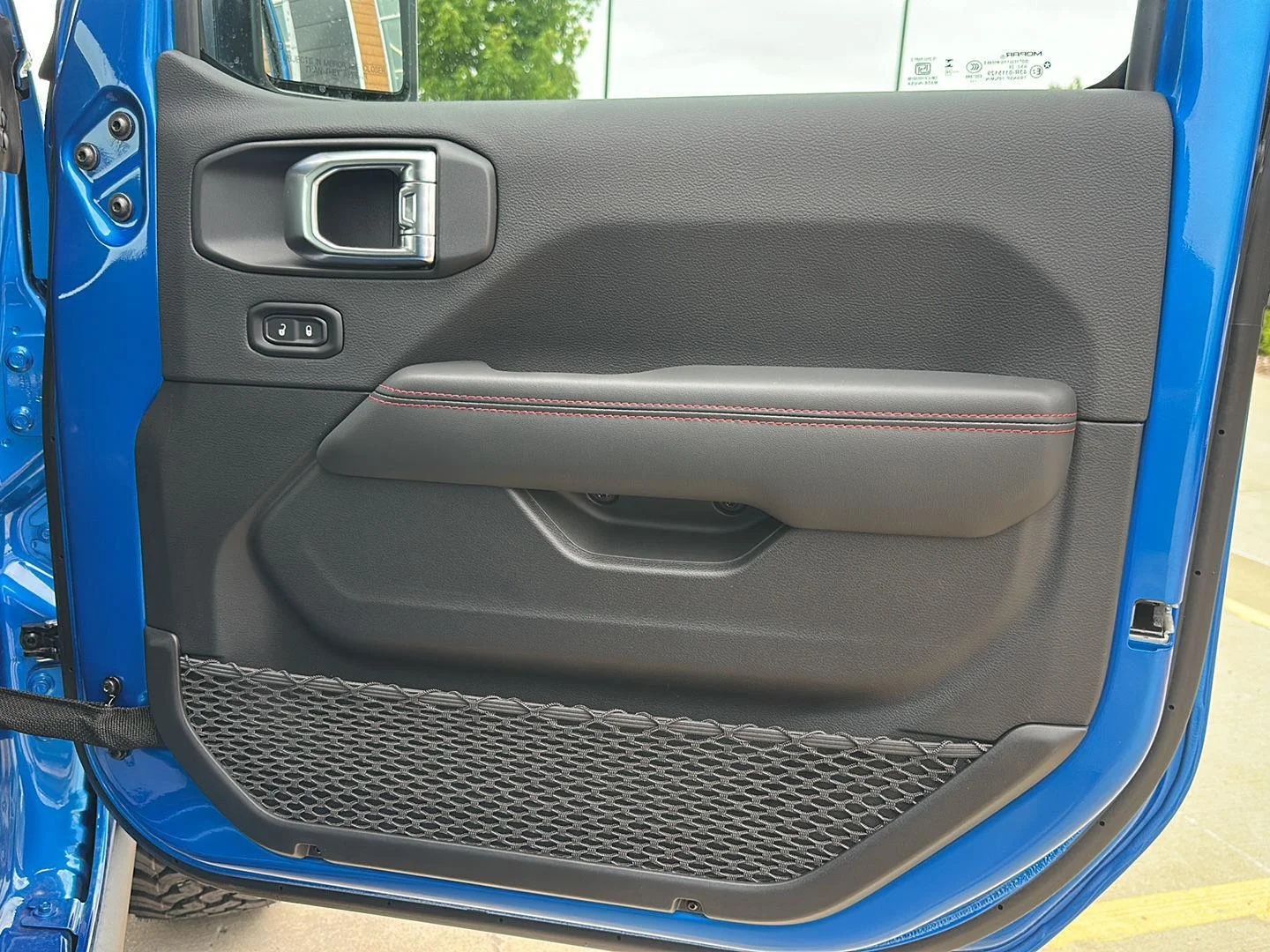 New 2026 Hydro Blue Pearlcoat Jeep Rubicon image 32