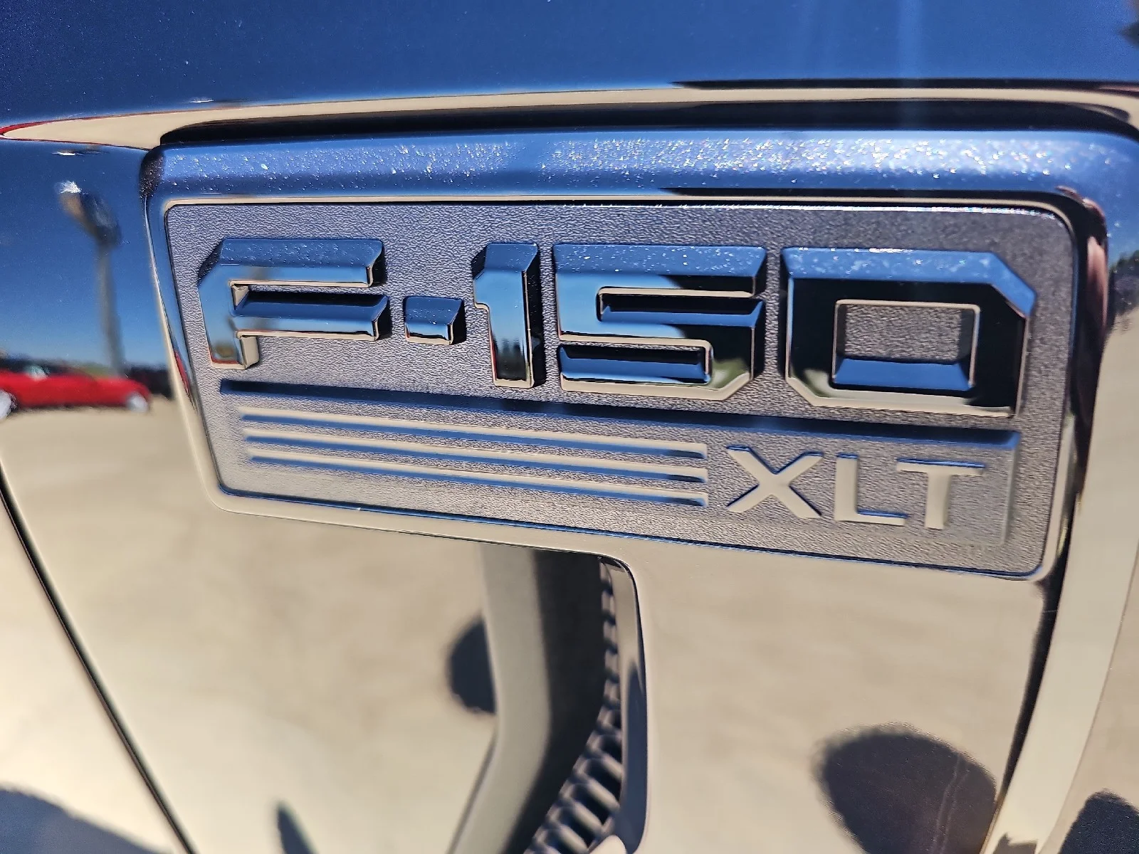 New 2026 Agate Black Metallic Ford XLT image 5