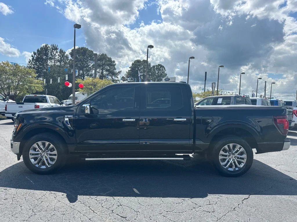 Used 2024 Black Ford XLT image 4