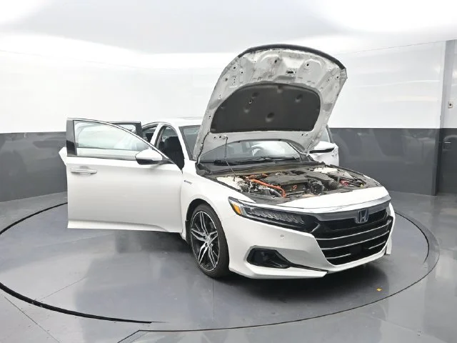 Used 2021 White Honda Touring image 39