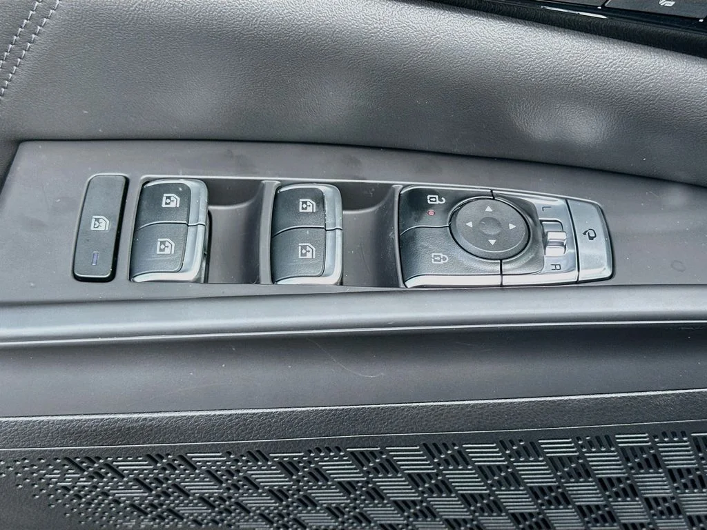 New 2026 Ceramic Silver Kia SX Prestige image 18