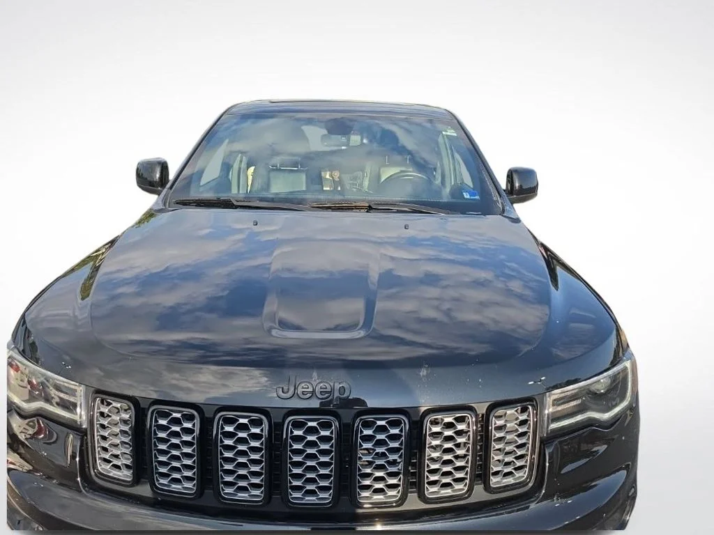 Used 2022 Black Jeep Laredo X image 3