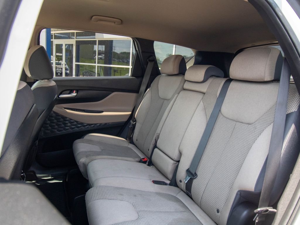 Used 2023 White Hyundai SE image 10
