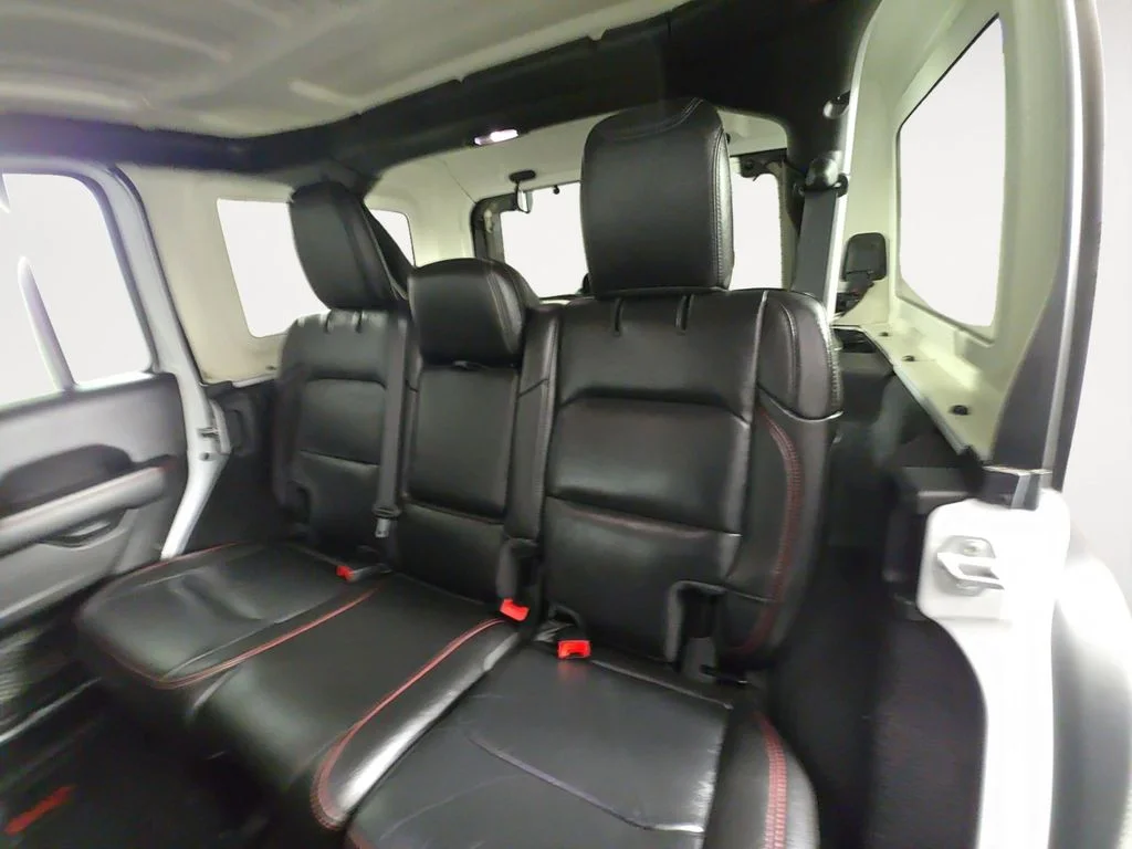 Used 2021 White Jeep Unlimited Rubicon image 17