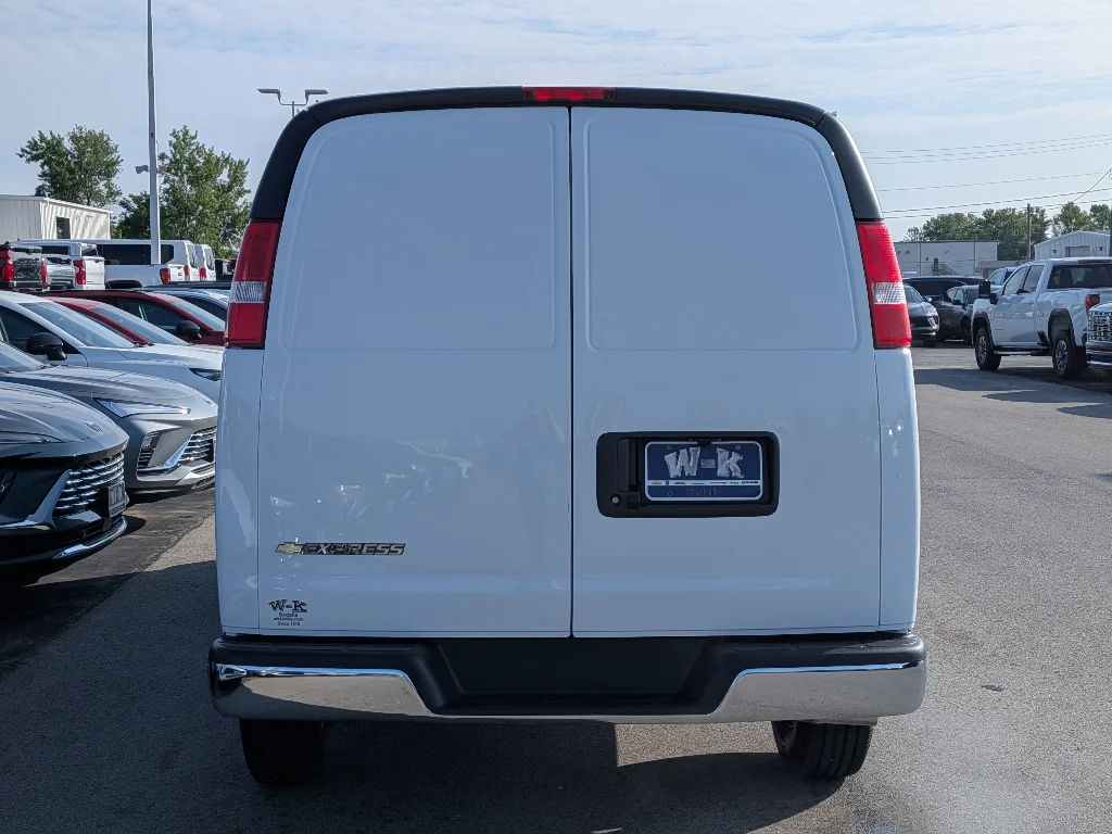 New 2026 Summit White Chevrolet Work Van image 4