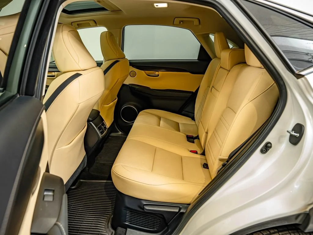 Used 2015 White Pearl Lexus 200t image 35