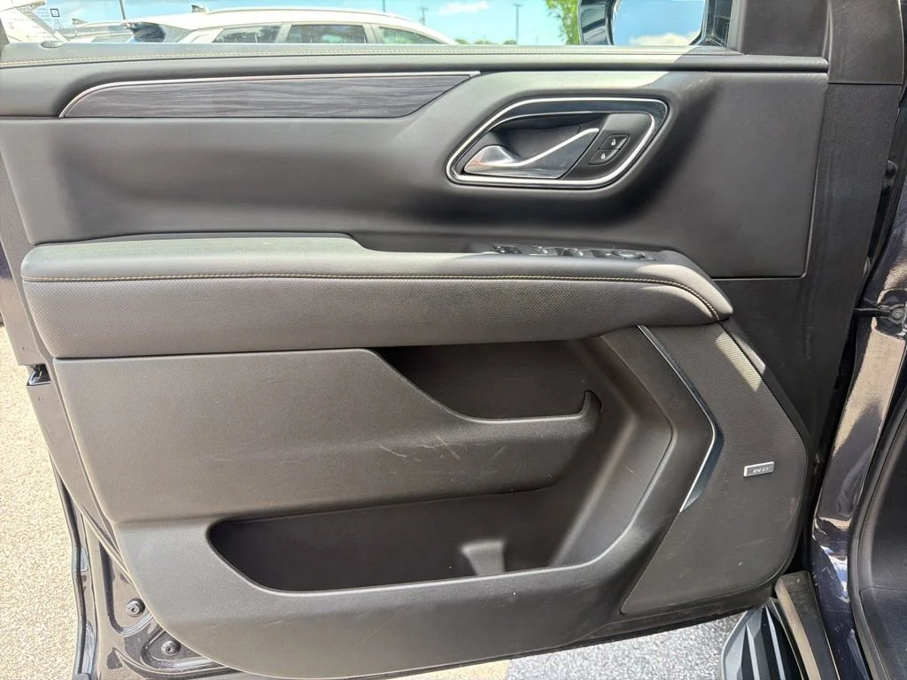 Used 2024 Titanium Rush Metallic GMC SLT image 12