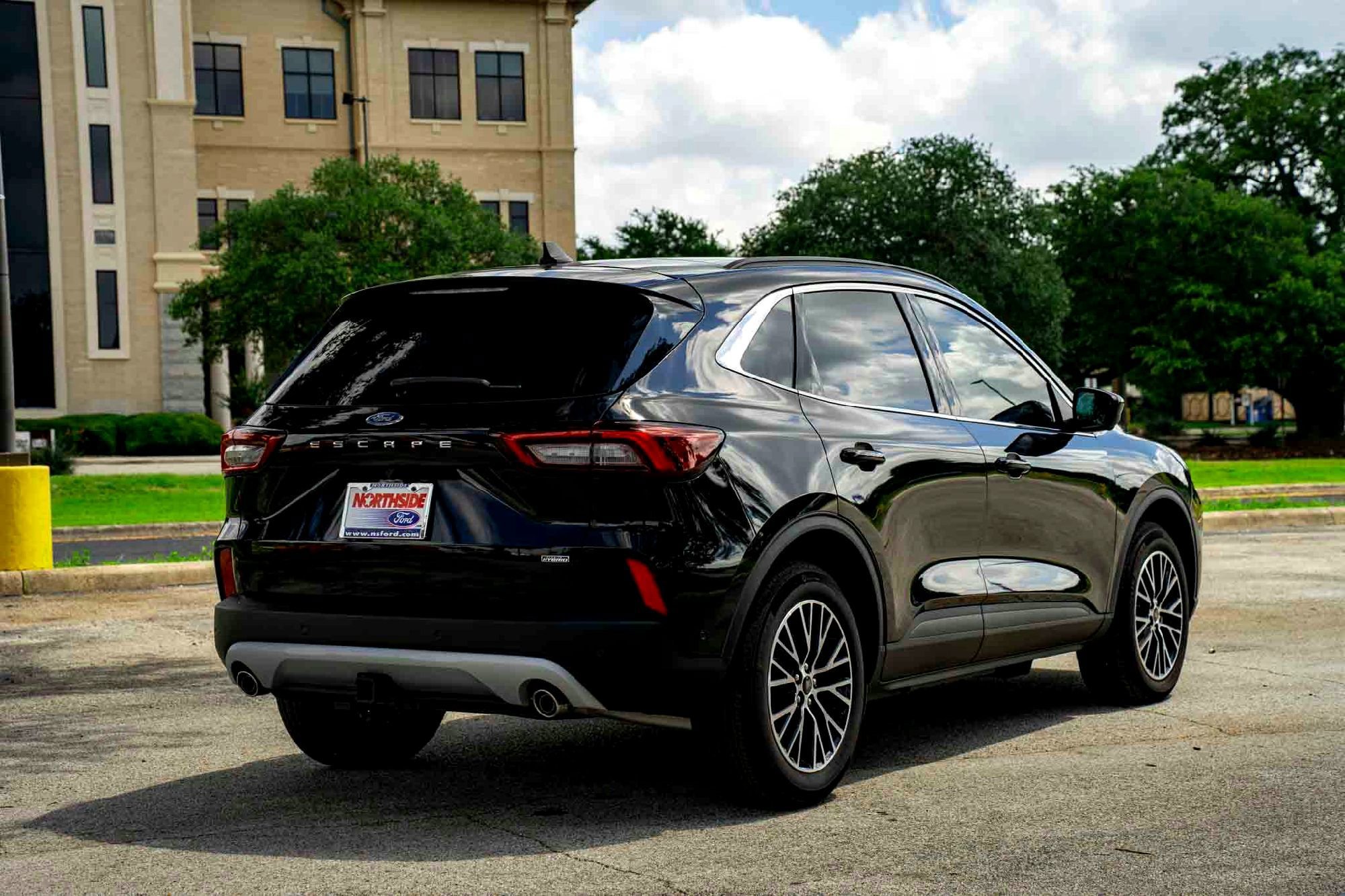New 2024 Agate Black Metallic Ford PHEV image 4