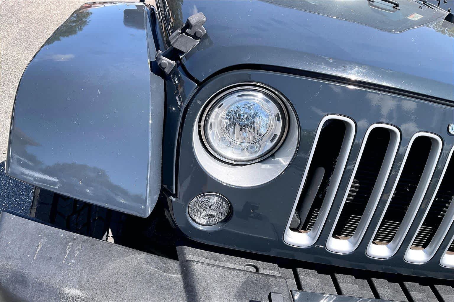 Used 2017 Rhino Clearcoat Jeep Sahara image 27