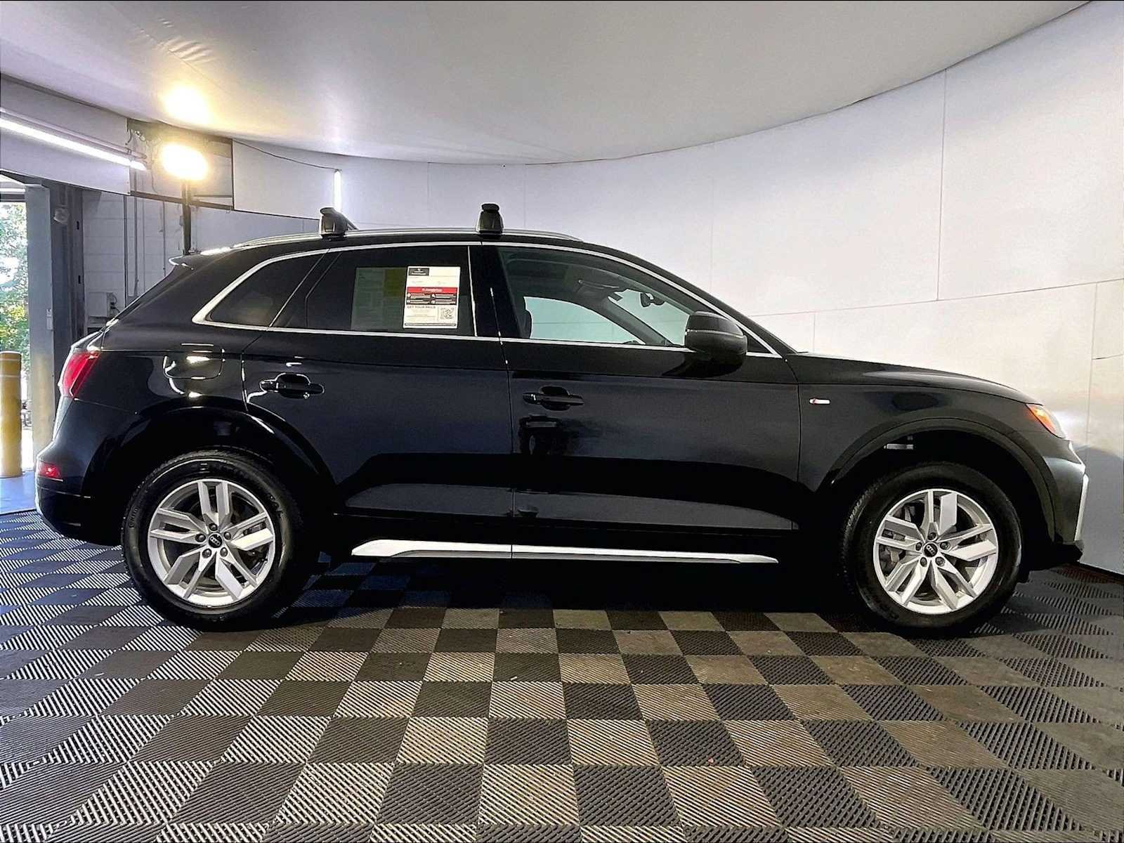Used 2024 Mythos Black Metallic Audi S line Premium image 8