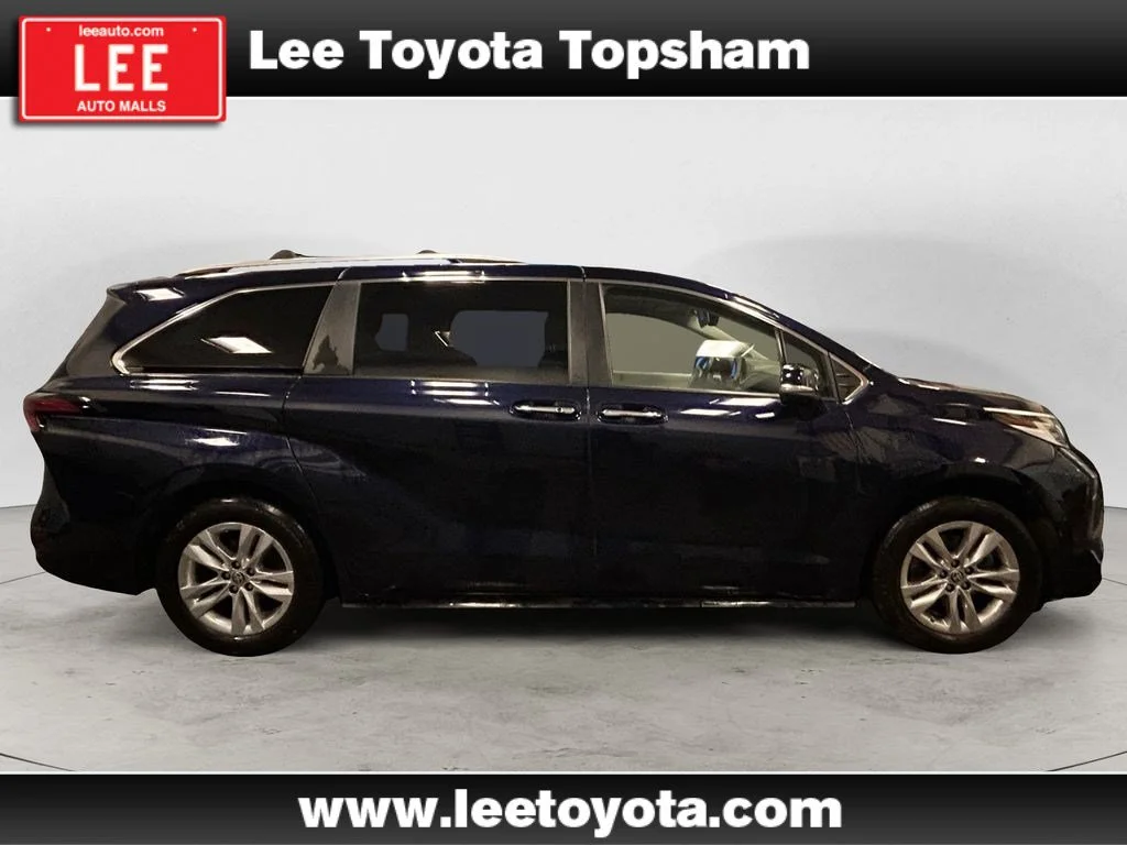 Used 2022 Gray Toyota Limited image 5