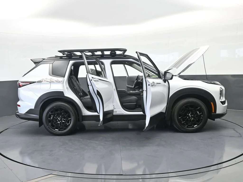 New 2026 White Mitsubishi Trail Edition image 81