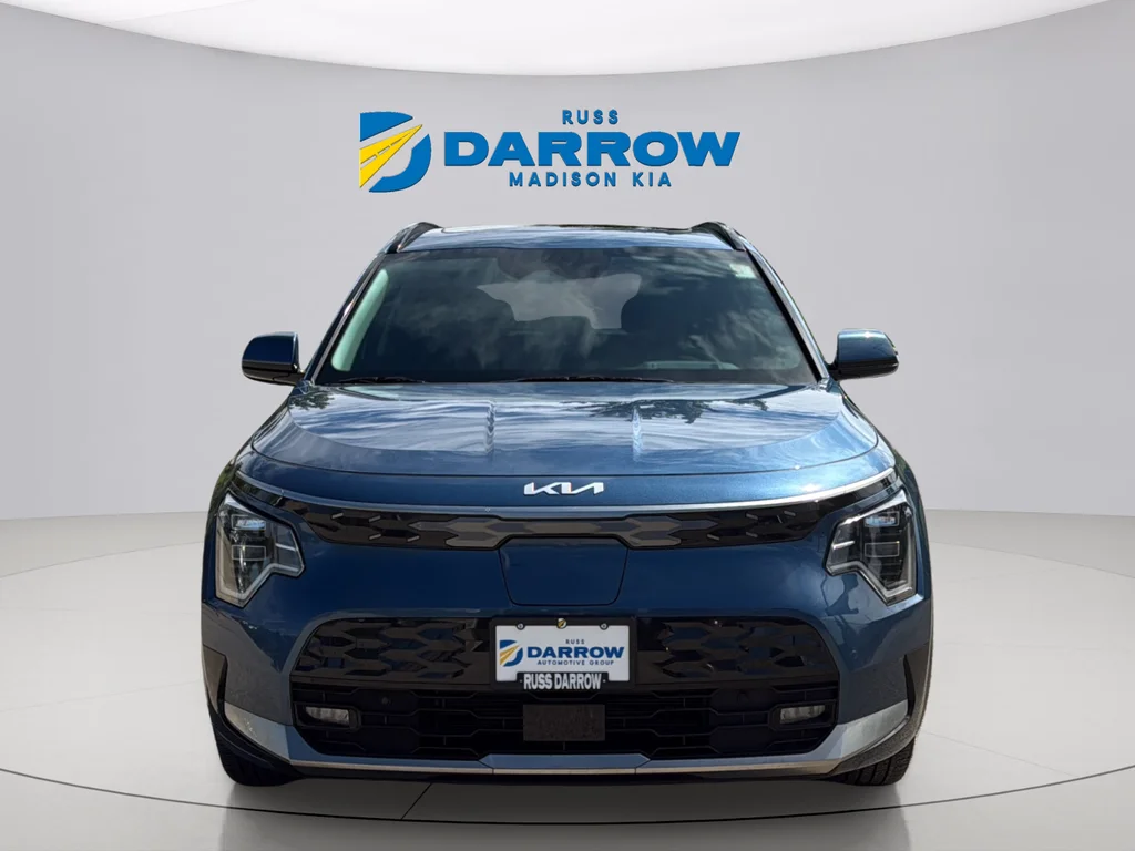 Certified Used 2024 Mineral Blue Kia Wave image 8