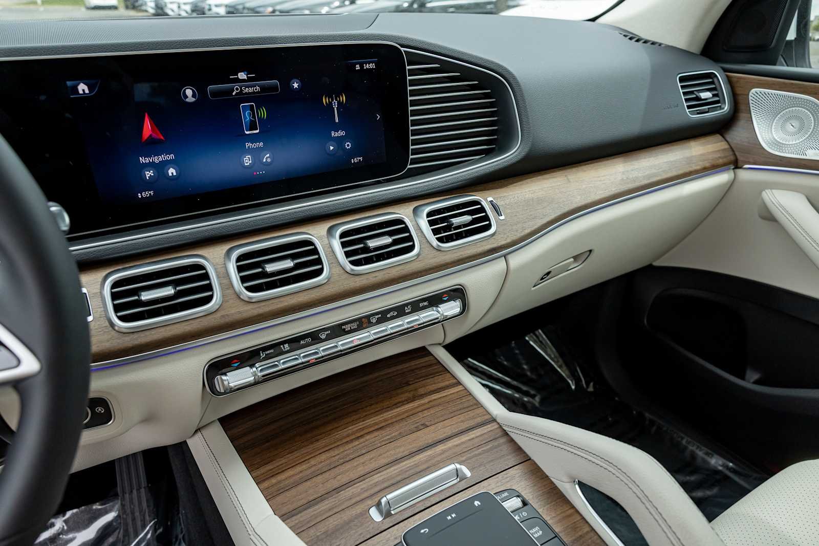 New 2026 Polar White Mercedes-Benz GLE 450 image 15