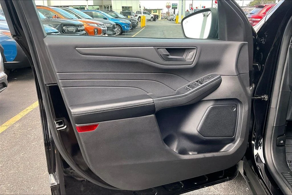 Used 2023 Black Ford Active image 22