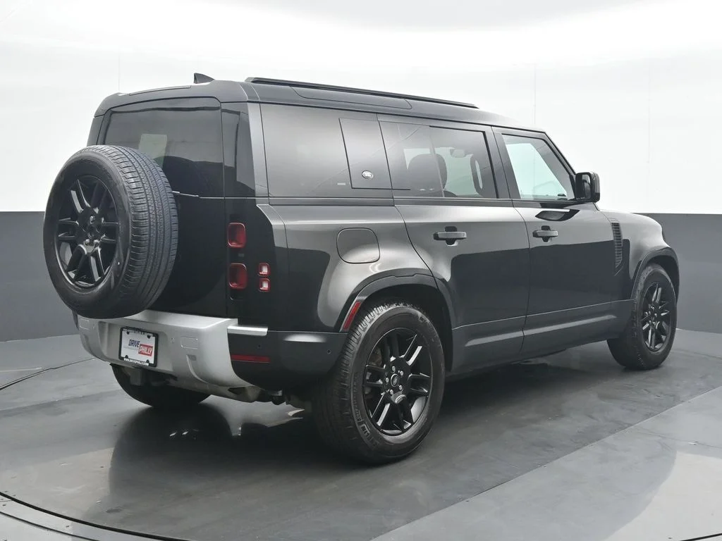Used 2024 Black Land Rover S image 6