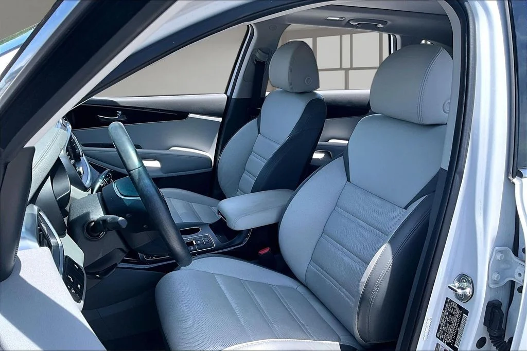 Used 2020 White Kia SX image 20