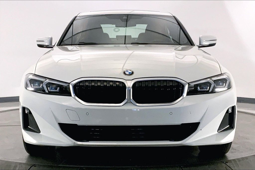 Used 2023 Alpine White BMW 330i xDrive image 2