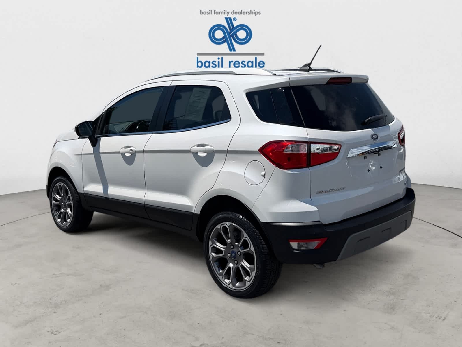 Used 2020 White Platinum Metallic Tri-Coat Ford Titanium image 4