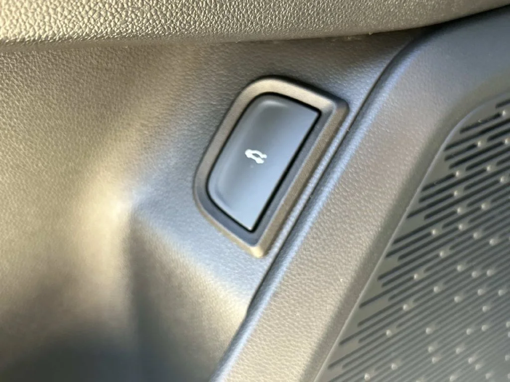 Used 2025 Mosaic Black Metallic Chevrolet LT image 14