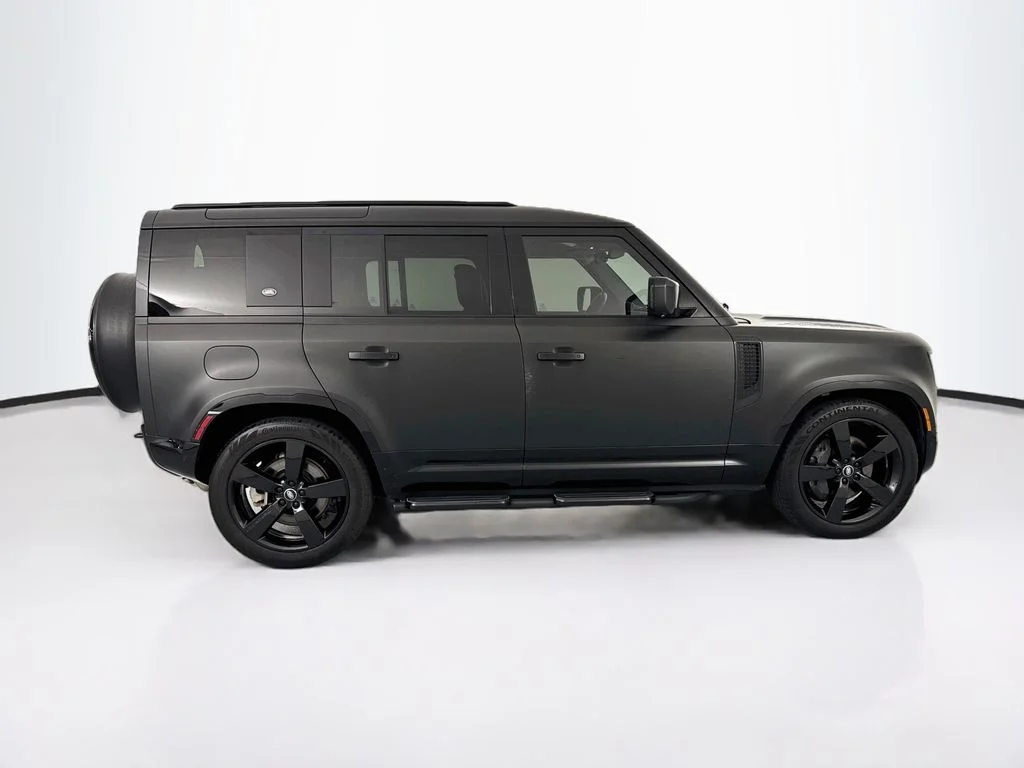 Certified Used 2024 Black Land Rover X-Dynamic SE image 4