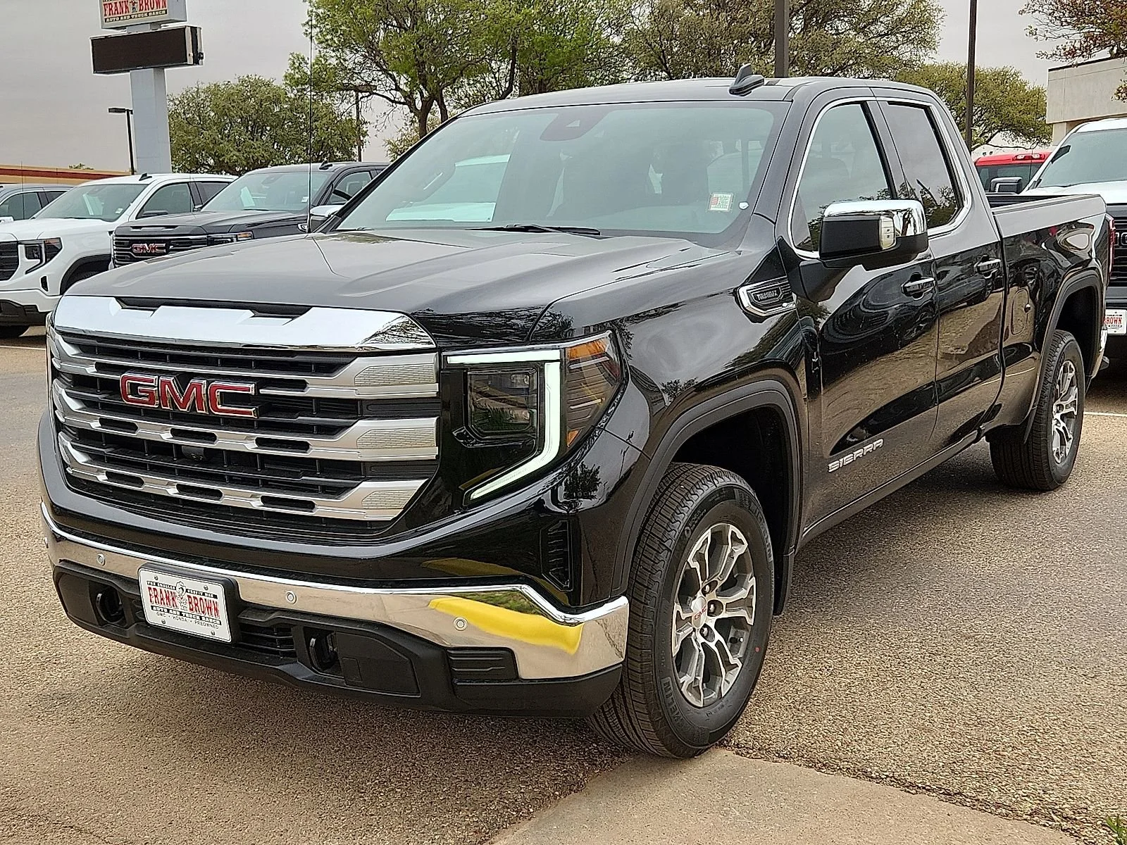 New 2026 Onyx Black GMC SLE image 1