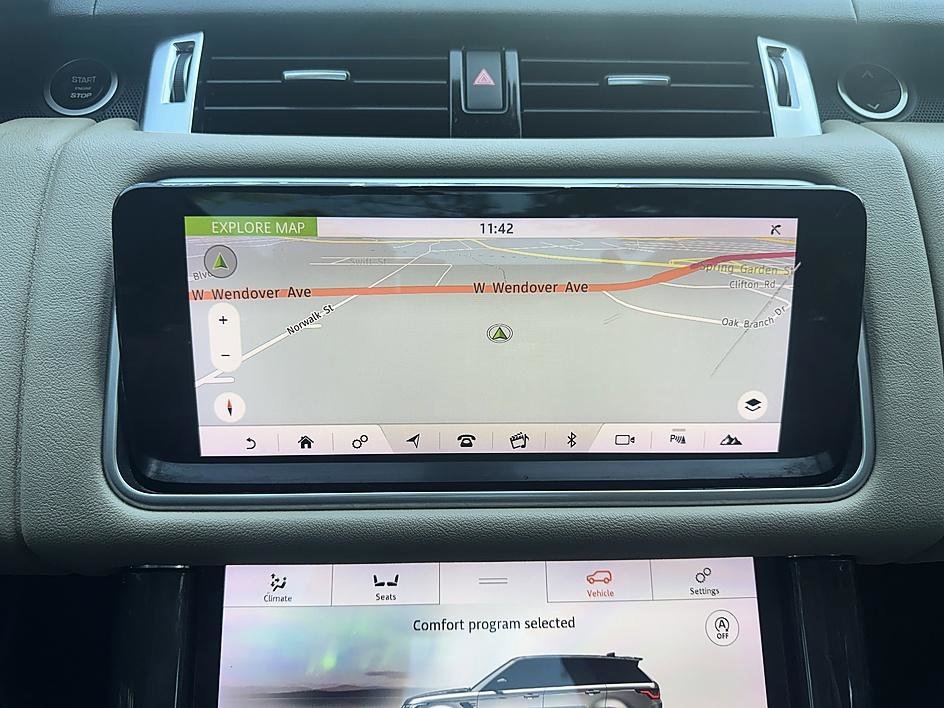 Used 2018 Fuji White Land Rover HSE image 16