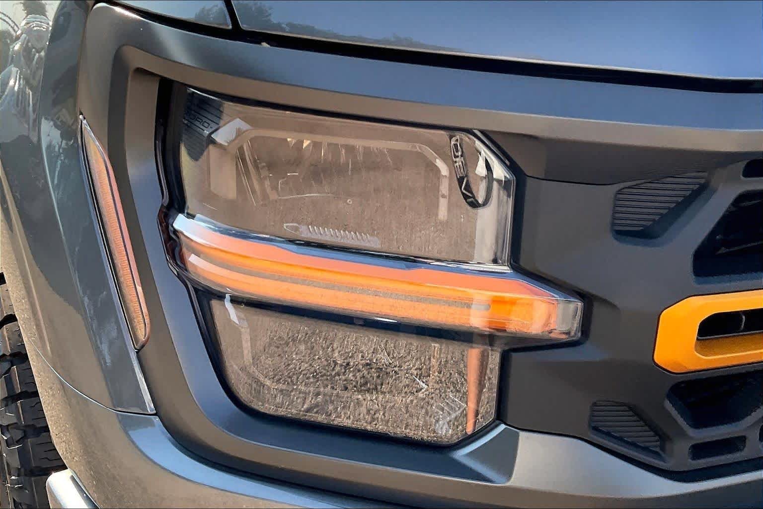 New 2026 Carbonized Gray Metallic Ford Tremor® image 13