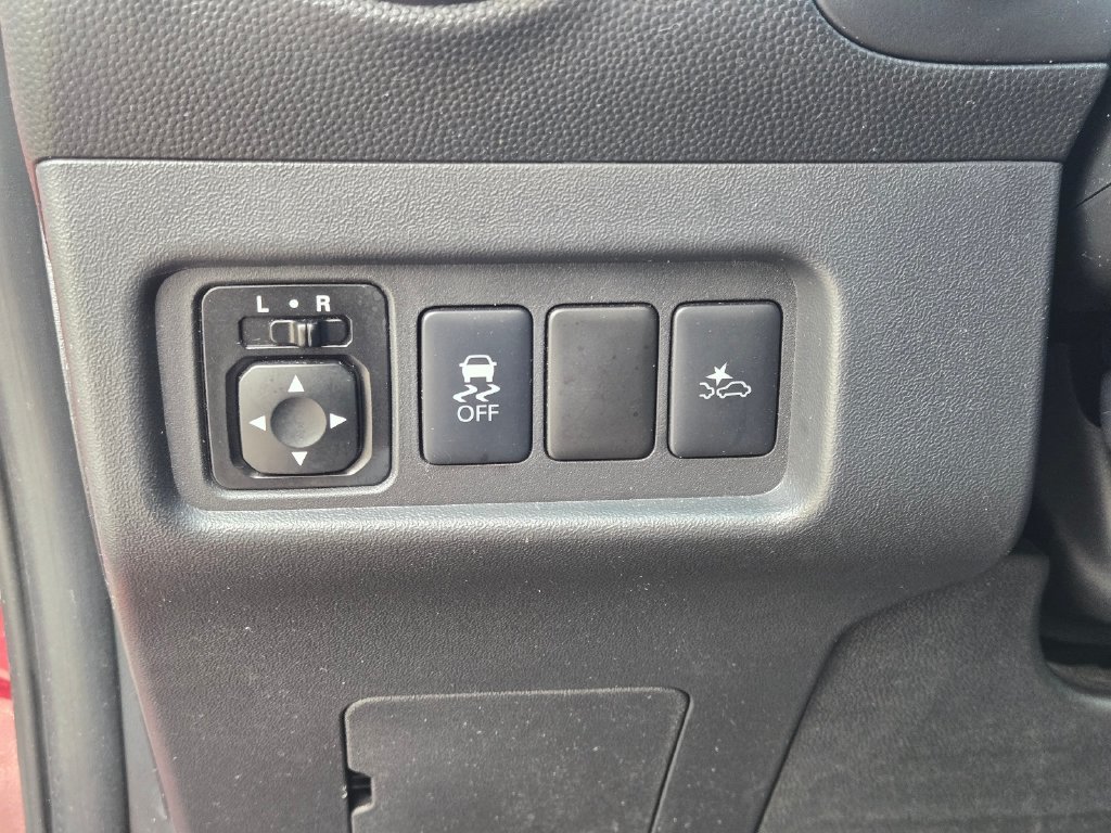 Used 2024 Red Mitsubishi LE image 22