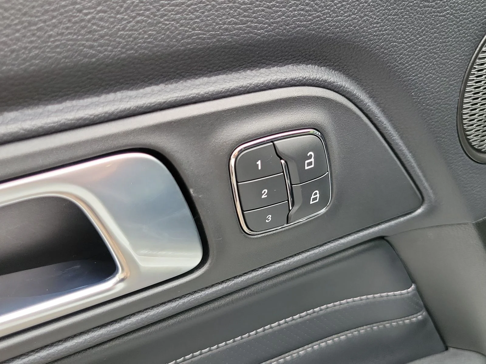Used 2022 Oxford White Ford EcoBoost Premium image 8