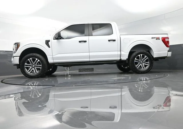 Used 2023 White Ford XL image 40