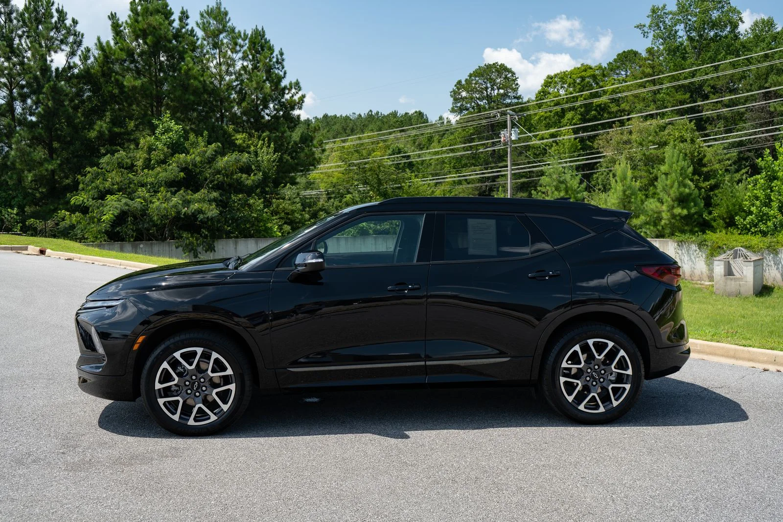 Used 2025 Black Chevrolet RS image 5