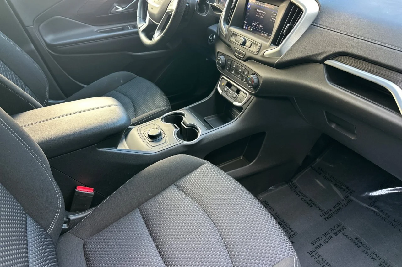 Used 2024 BLACK GMC SLE image 15