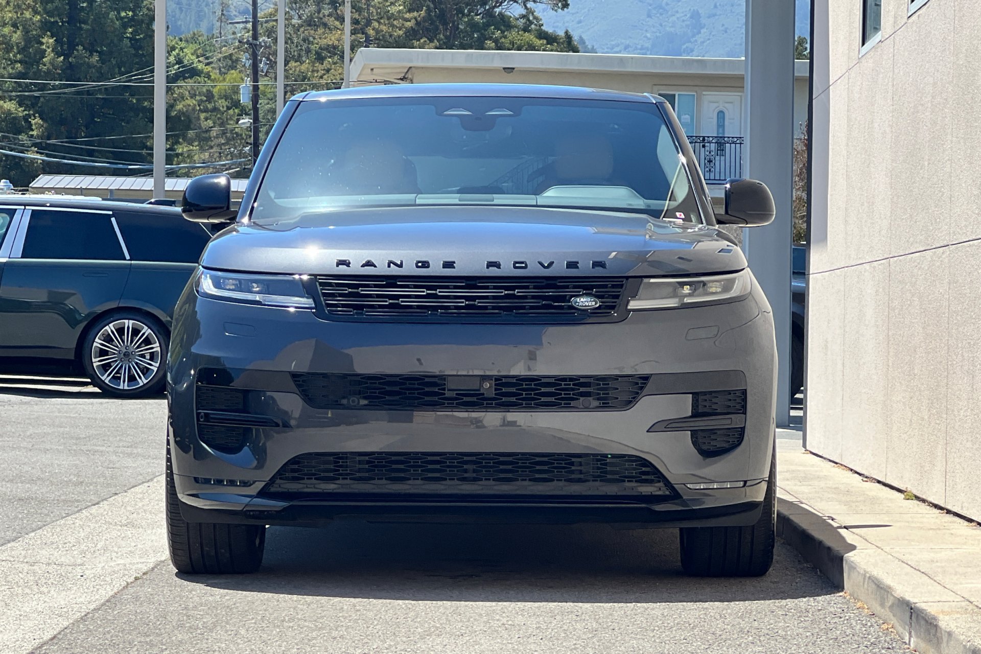 Certified Used 2025 Carpathian Grey Premium Metallic Land Rover Dynamic SE image 10