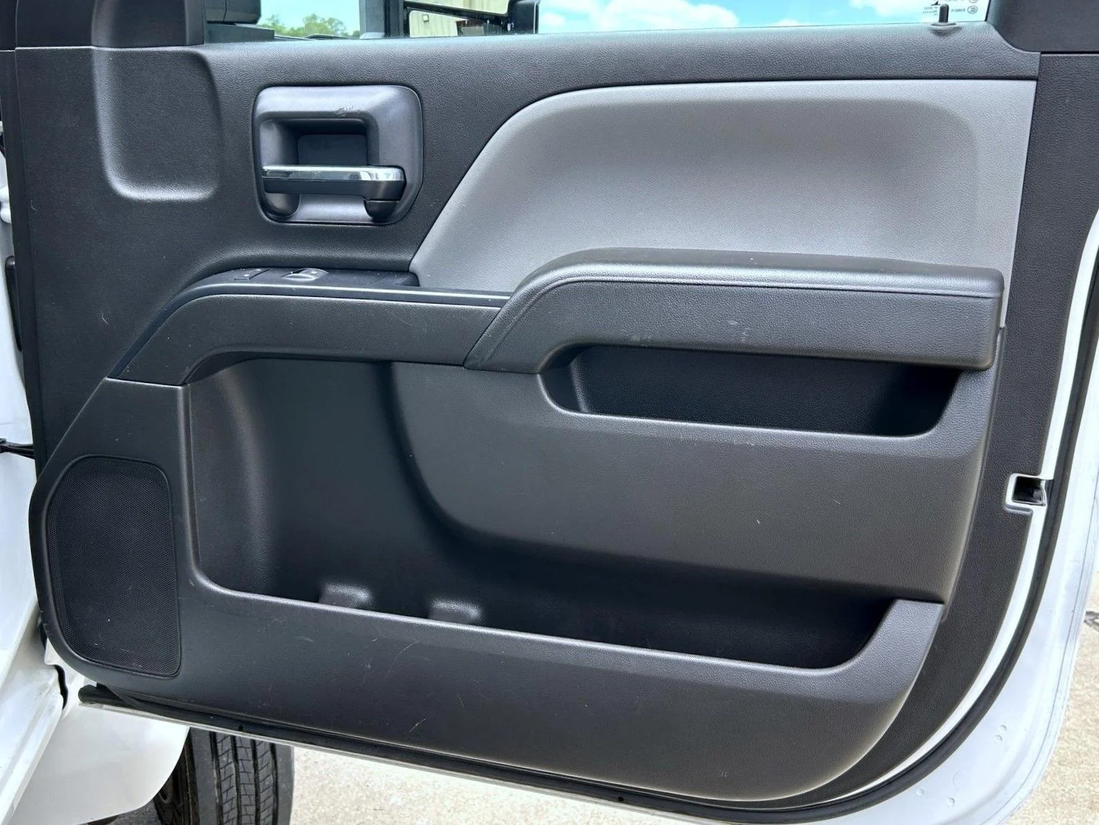Used 2020 White Chevrolet Work Truck image 15