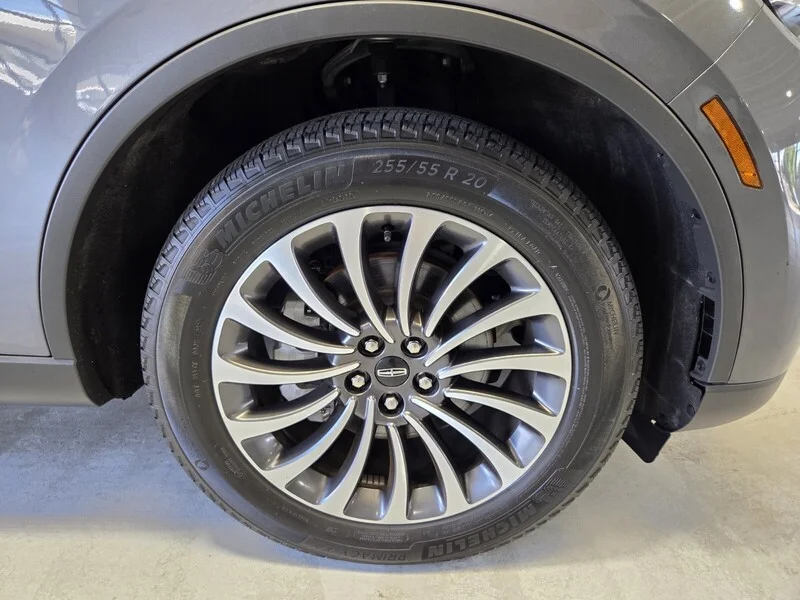 Used 2023 Gray Metallic LINCOLN RESERVE AWD image 26