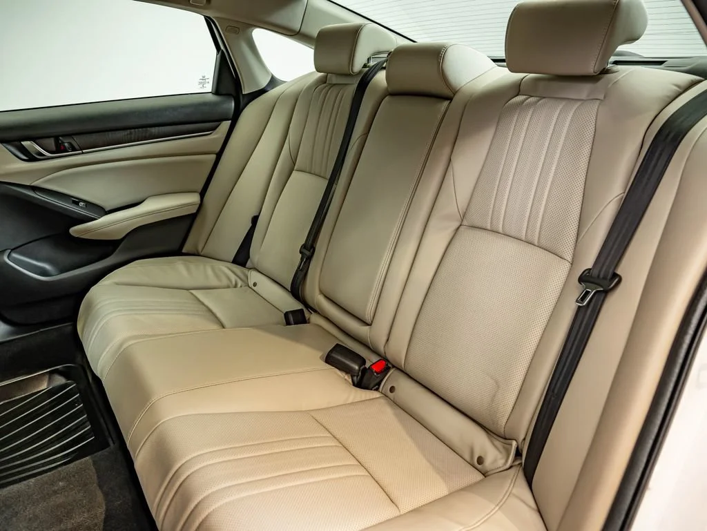 Used 2018 White Orchid Pearl Honda EX-L image 38