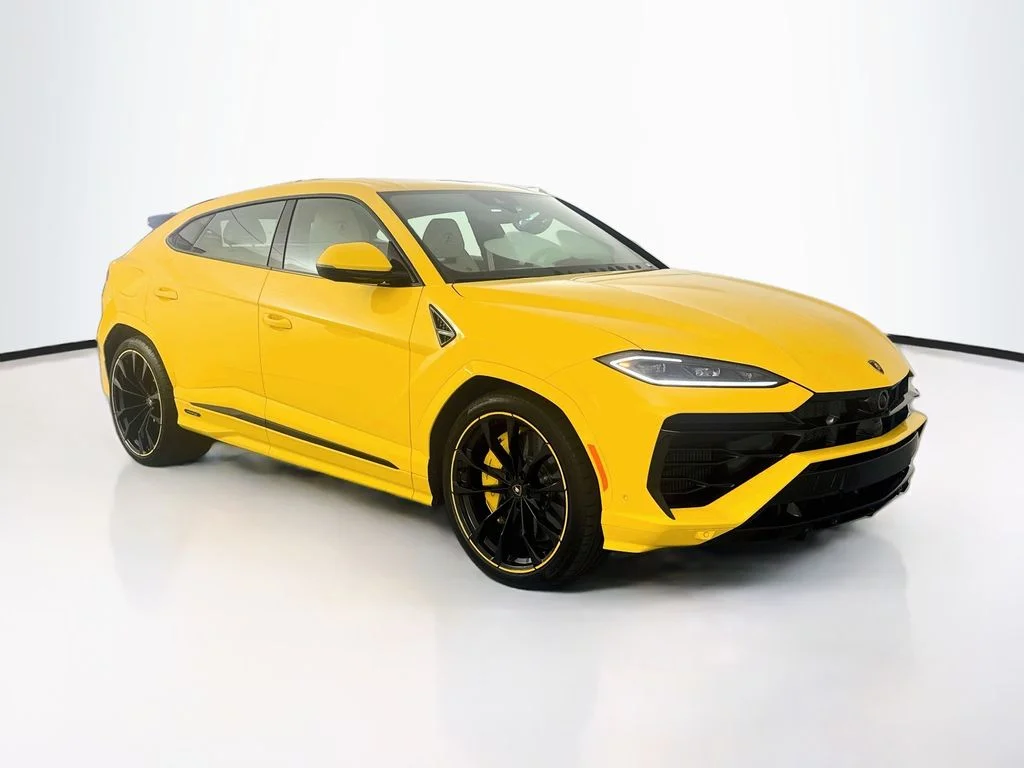 Used 2026 Giallo Auge Metallic Lamborghini SE image 3