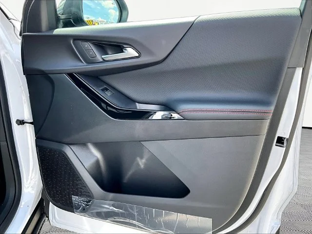 New 2027 Polar White Tricoat Chevrolet RS image 30