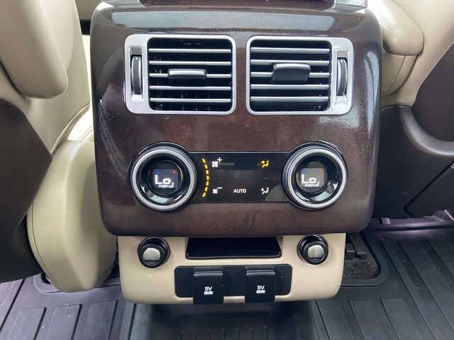 Used 2019 Fuji White Land Rover 5.0L V8 Supercharged image 17