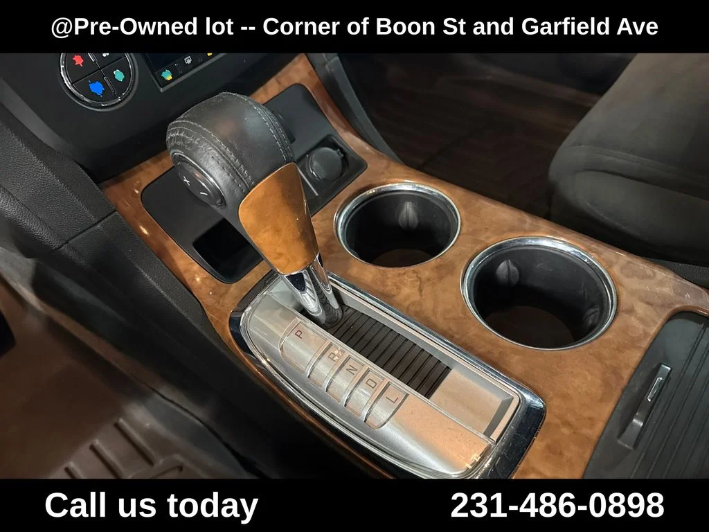 Used 2008 Red Buick CX image 25