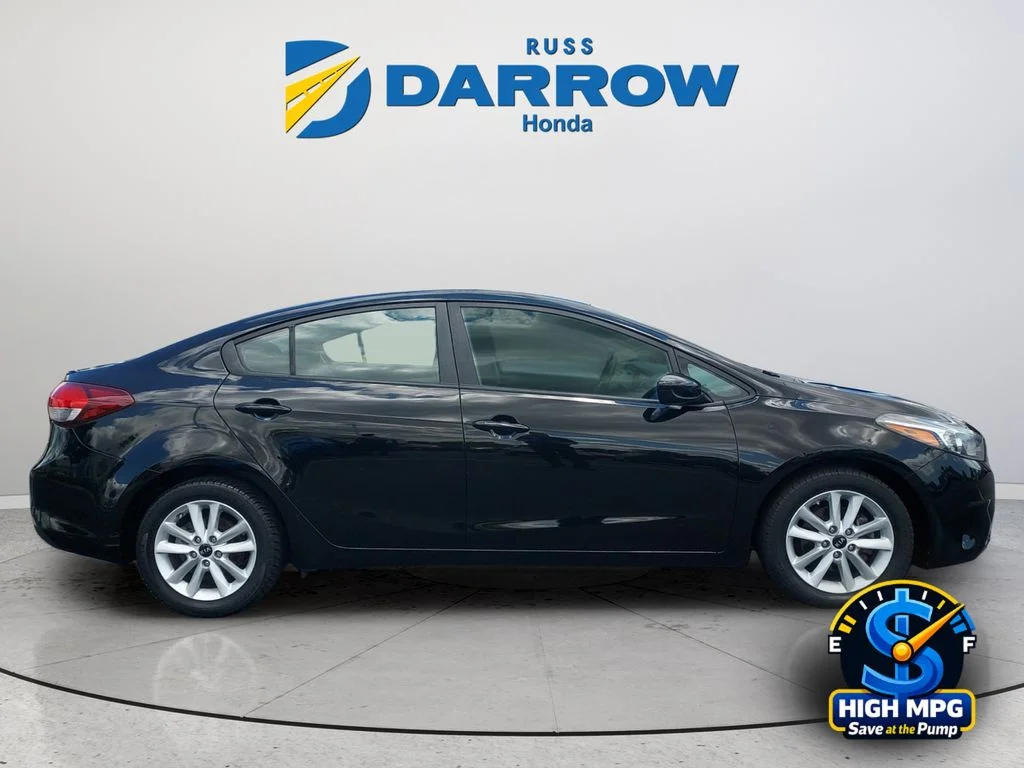 Used 2017 Black Kia S image 6