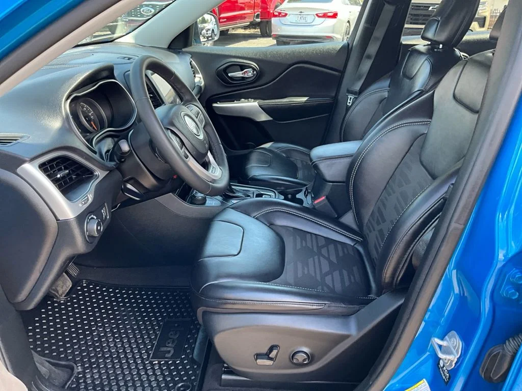 Used 2022 Hydro Blue Pearlcoat Jeep X image 19