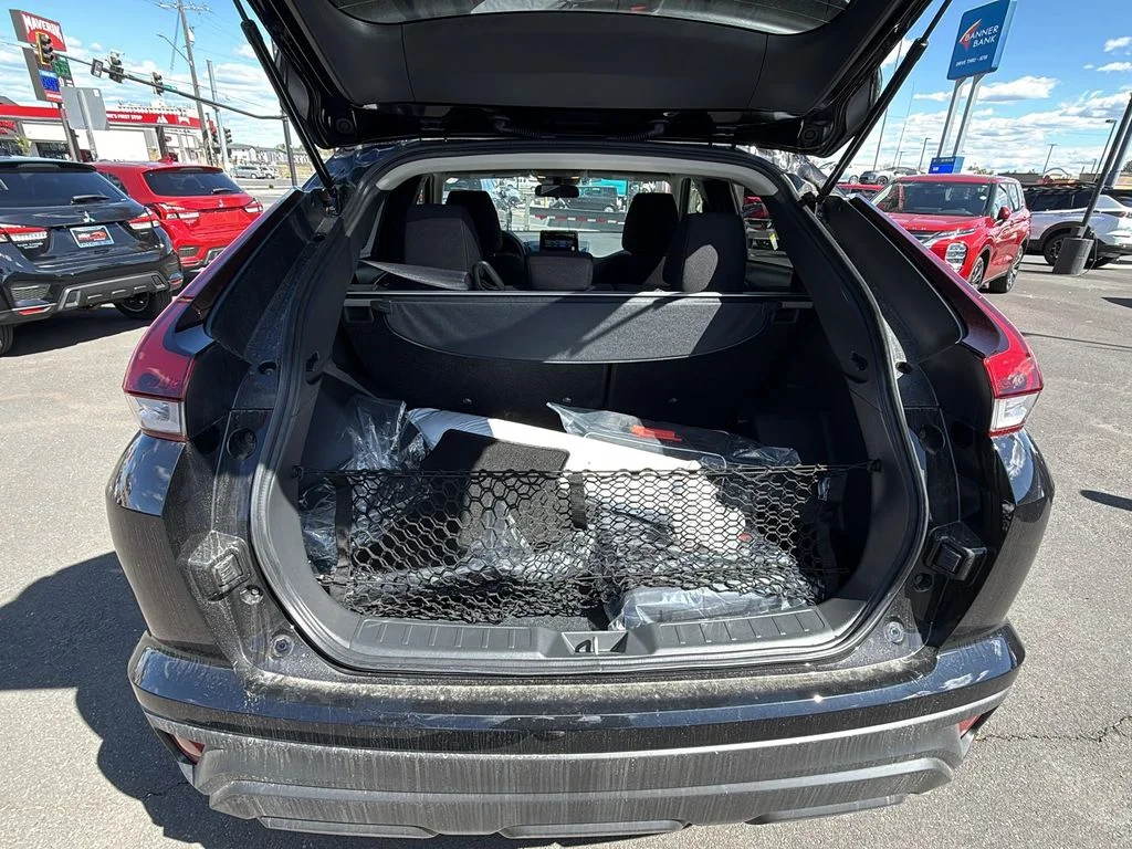 New 2026 Labrador Black Pearl Mitsubishi ES image 26