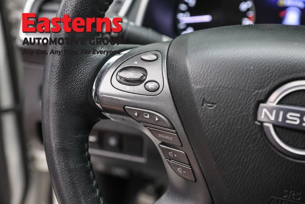 Used 2023 White Nissan SL image 15