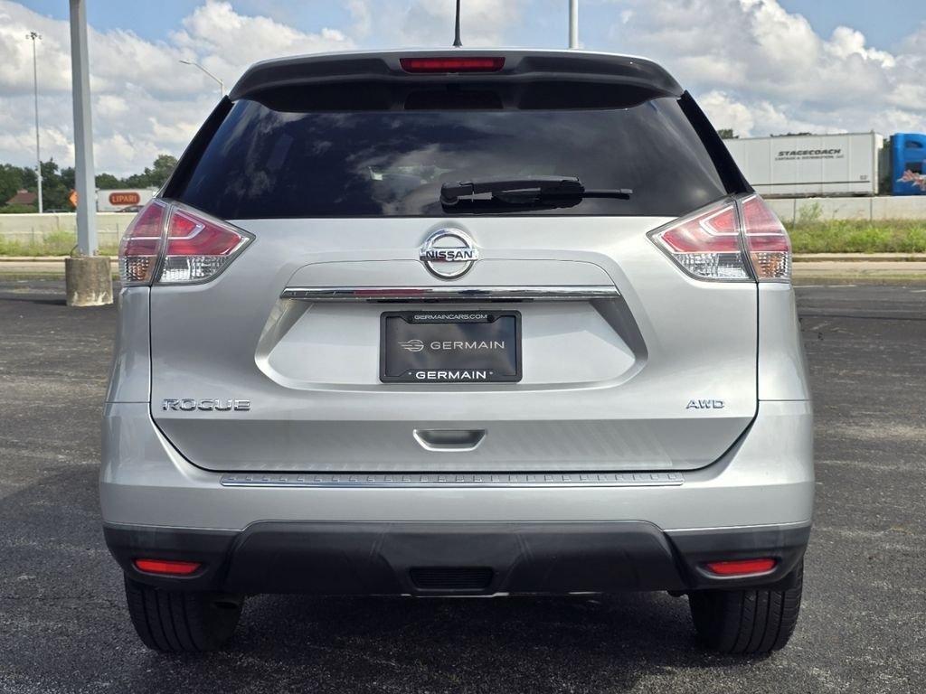 Used 2016 Silver Nissan S image 12