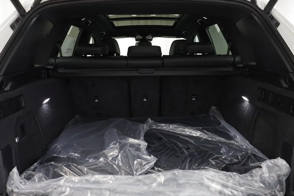 New 2026 White BMW xDrive40i image 19